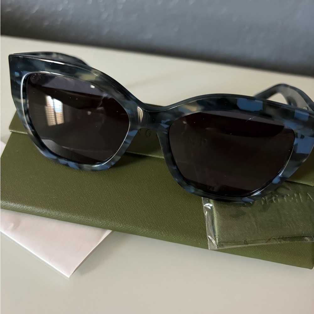 Longchamp Sunglasses, LO741S, NEW - Picture 3 of 7